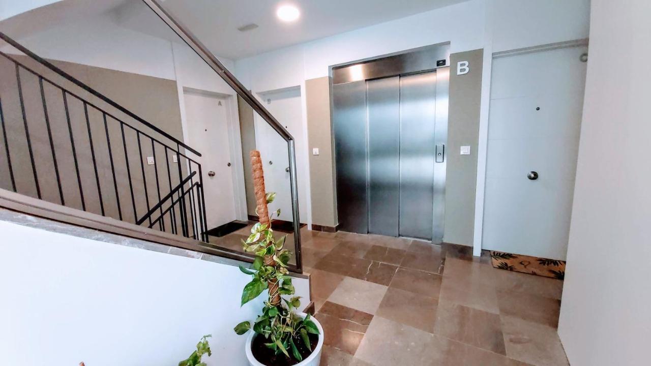 Appartamento Deluxe Astoria Triana II Acogedor Y Tranquilo Siviglia Esterno foto